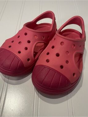 Crocs Baby Toddler Size C6 Pink Bump It Sandals Slip On Sling Back Clog